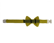 Load image into Gallery viewer, Amazon Moss Harris Tweed Bow